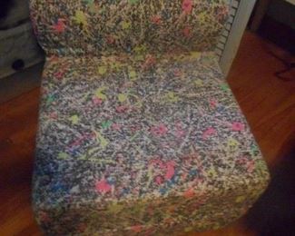 CHAIR - OPENS TO BED