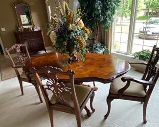 Beautiful Antique Burl Wood Dining table with 4 Ribbon-Back chairs