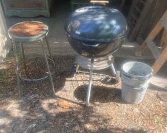  Vintage metal stool, galvanized buckets, Weber grill 