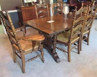 Dining Table w/2 Leaves & 6 Chairs w/Woven Seats