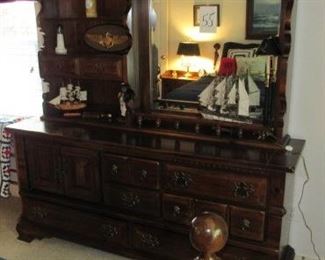 Pine Dresser w/Mirror