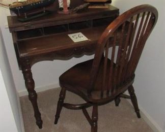 Spinet Desk w/Chair