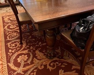 Nice oak dining table 