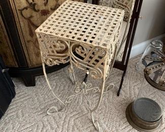 0 #97	White painted iron fern stand 10x10x23	 $30.00 

