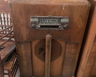 #164	Old RCA Victor - Radio (as is) - 25x11x40	 $75.00 
