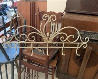 #177	White Metal Towel Hanging Rack - 32x14	 $30.00 
