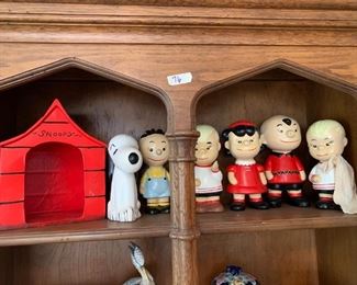 #200	8 pc Ceramic Peanuts Set 	 $30.00 
