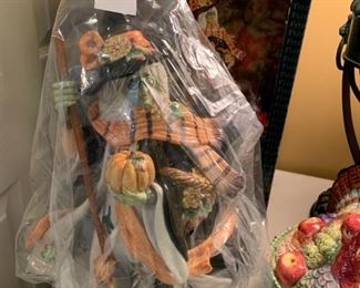 #269	Fitz & Floyd Hollow Harvest Witch	 $100.00 
