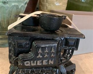#302	Queen 5" Tall Mini  Cast Iron Stove w/removable Eyes & 3 pans - 4" Tall	 $35.00 
