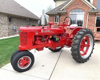 Absolutely stunning 1945 International Harvester Farmall model H Tractor. Meticulously restored 