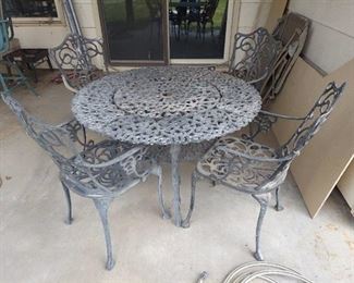 Cast Aluminum Patio Table with 4 Chairs