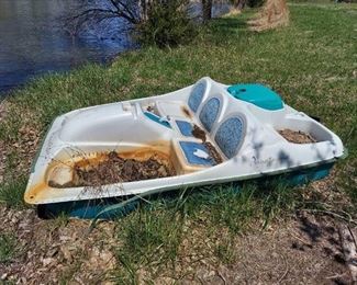 Pedal Boat - Needs Cleaned