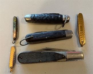 Assortment of knifes case etc.