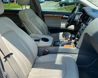 2008 Audi Q7, Custom Paint Job, Cream Leather Interior.  112,000 Miles in Fair Condition. Sound System Not Included - Starting Bid $5500.00