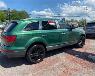 2008 Audi Q7, Custom Paint Job, Cream Leather Interior.  112,000 Miles in Fair Condition. Sound System Not Included - Starting Bid $5500.00