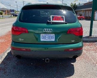 2008 Audi Q7, Custom Paint Job, Cream Leather Interior.  112,000 Miles in Fair Condition. Sound System Not Included - Starting Bid $5500.00