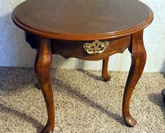 Round Wood Side Table With Cabriole Legs, 21" x 24" Diameter