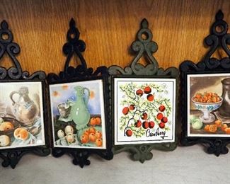 Gold Coast 11" Bacon Fryer, Sci Cornbread Skillet, 6" Fryer, And Assorted Trivets, Qty 5