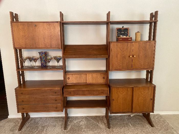 Mid Century wall unit. Purchased by the home owner in Italy in the 70’s. Very nice condition!!!! 