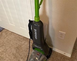 Bissell carpet cleaner - like new