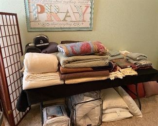 Blankets & linens