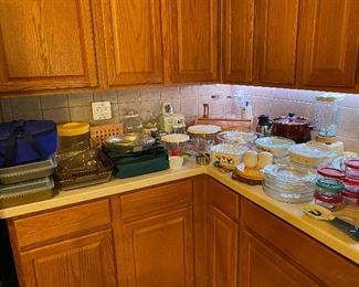 Pyrex & Corning ware, blender, vintage slow cooker, bread box , pie pans 