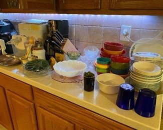 Correll birdhouse dish set, bread maker, knife set, coffee maker, serving pieces