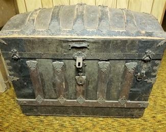 Antique Chest (Very Good Condition)