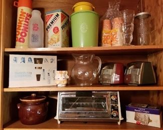 Collection of Vintage Kitchen Accessories