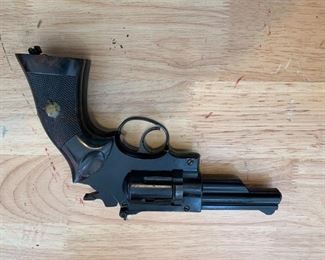 #97	 Crosman Co2 Pellet Pistol Model 38C	 $75.00 
