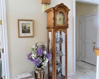 Elegant Grandfather clock, with spectacular display case