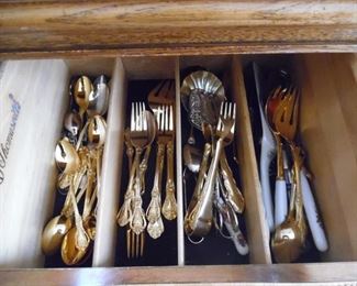 100's of pieces of flatware, mix and match for an elegant look
