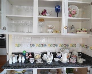 Lots of decorative pieces, or daily use pieces