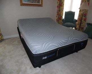 Sealy queen sized adjustable mattress