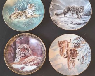 Bradex Decorative Plates Of Siberian Tigers And Snow Leopard