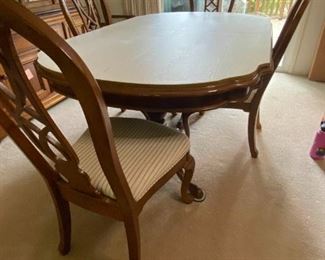 Greenbaum Dining Room Table With 6 Chairs