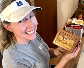 Rebecca discovering some rare snd fantastic Hummels!!  