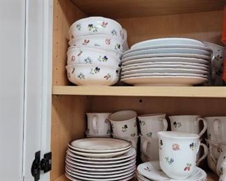 Great set of China by Villeroy & Boch made in Germany