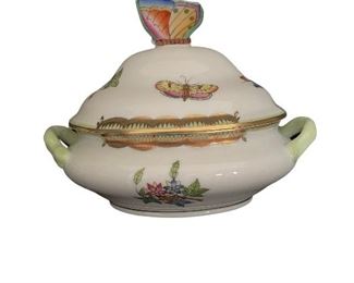 there are two Herrend small covered tureens, note they are quarter size.