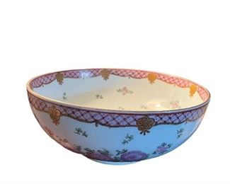 Side view of center bowl