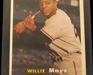 1957 Topps Willie Mays HOF #10

