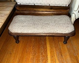 2 sweet little footstools that can be easily recovered by any DIY