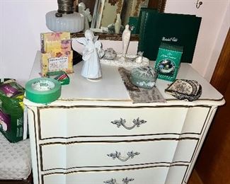 French provincial chest of drawers