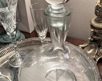 Crystal decanter with etching