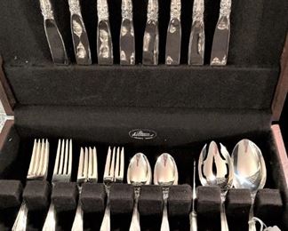 Sterling silver dinnerware in chest  - "Vivaldi" by Alvin (Total of 35 pieces)