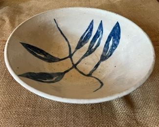 Lrg hand thrown pottery bowl
