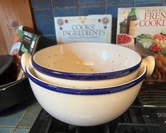 Cordon Bleu pasta colander and large serving bowl