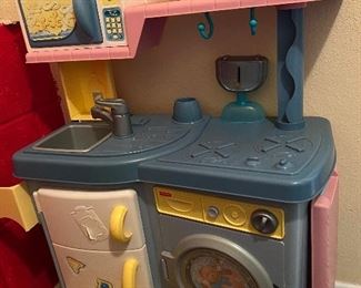 Children's size washing machine and dryer set