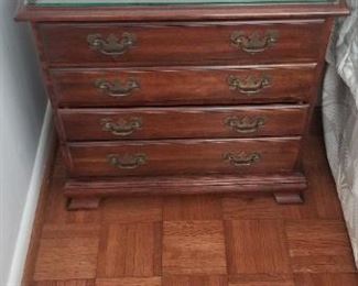 Solid wood end table/nightstand