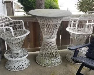 Russell Woodard vintage 1960s spun Fiberglas high top 3-piece outdoor bar set with slate top (original top was likely glass and may be easily replaced) 
